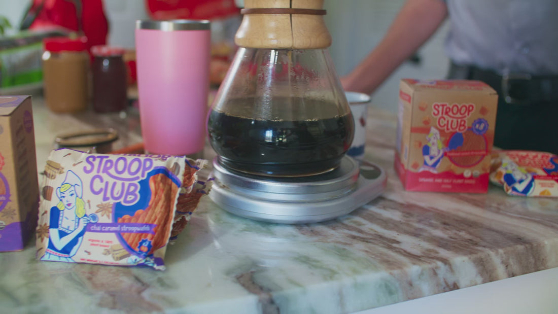 Video showing a family eating and using stroop club products in various situations.